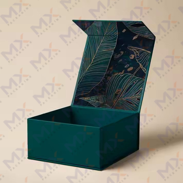 Luxury Apparel Boxes